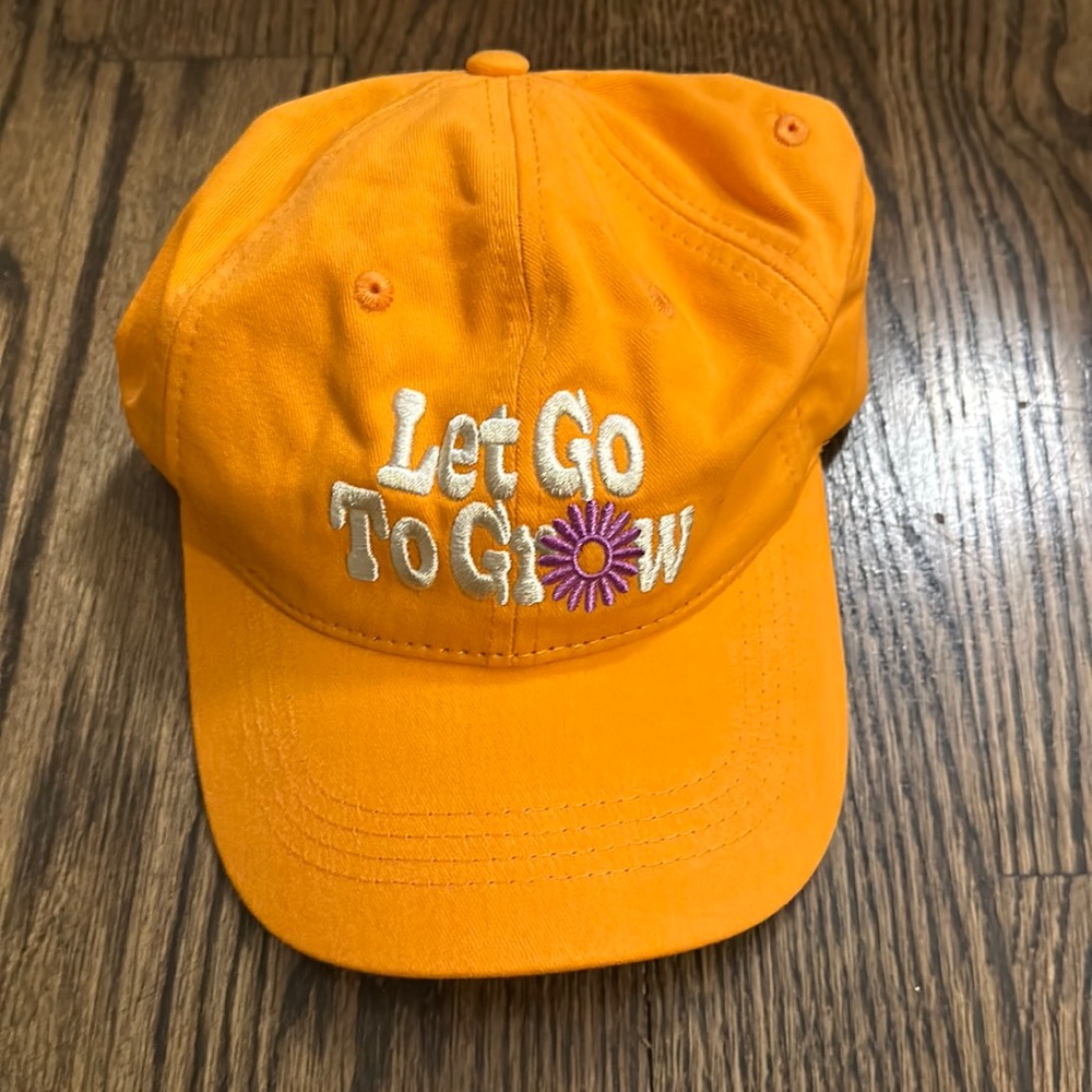 NWOT Madhappy Let Go To Grow Baseball Cap